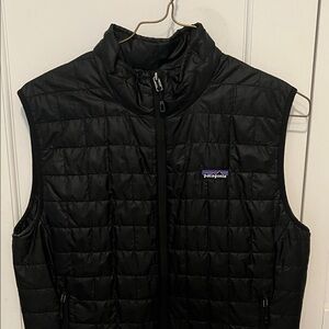Patagonia Men's Black Quilted Vest (Medium)